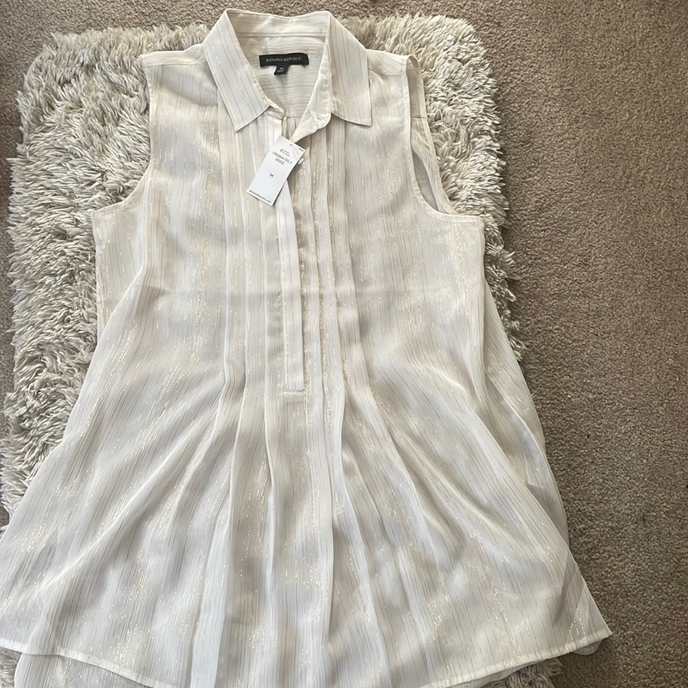NWT size medium Banana Republic sleeveless sheet blouse cream with gold - Picture 2 of 7